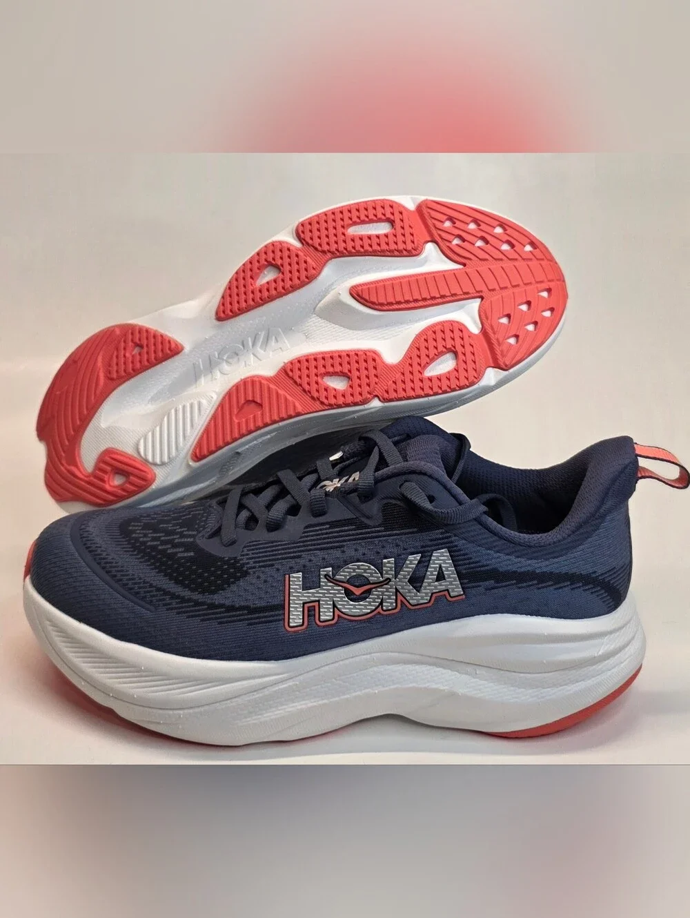New Hoka One One Skyflow Lightweight Running Sneakers Women's Size 7 B